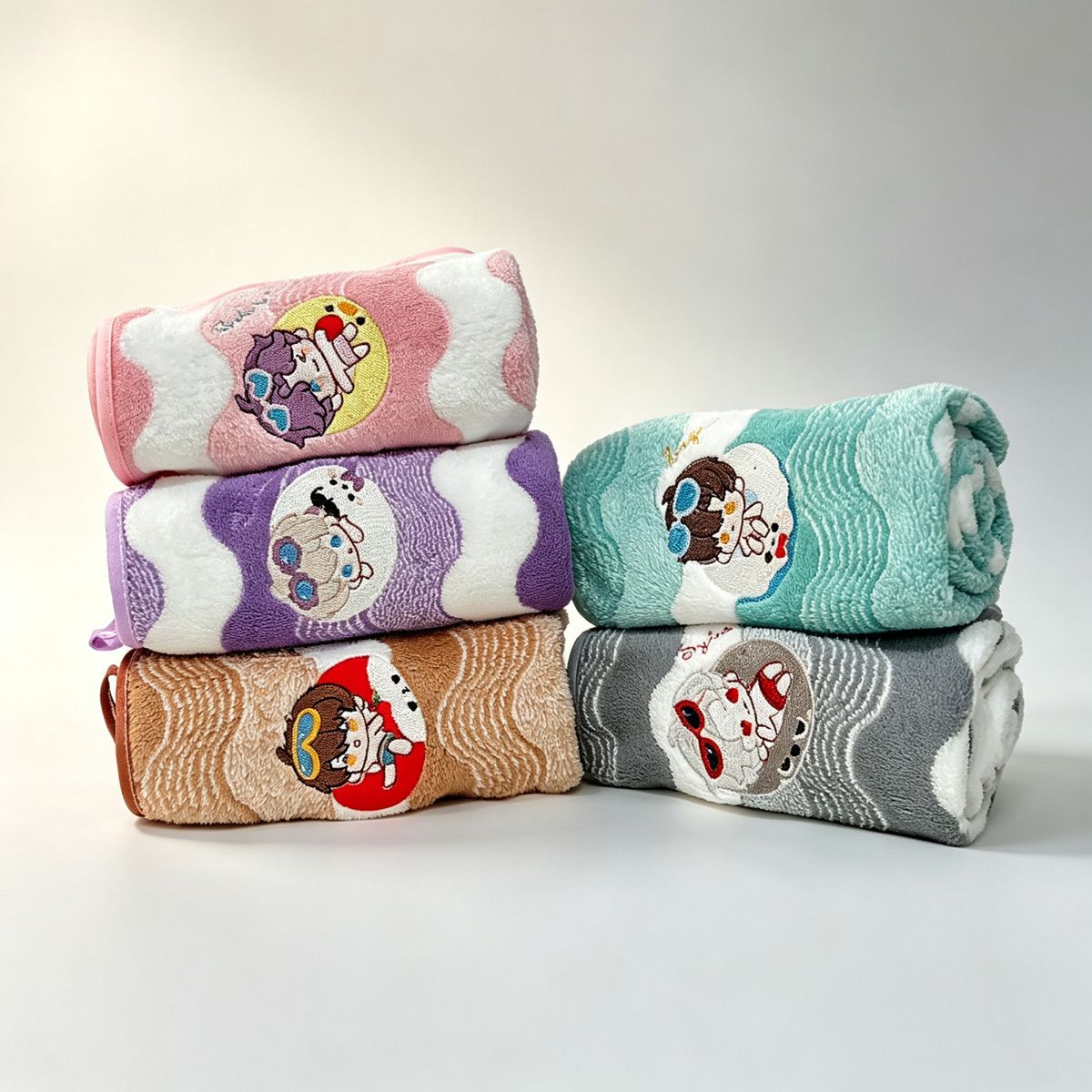 Embroidery Gift Ideas - Anime Love and Deepspace Korallenfleece-Handtuch, niedliche